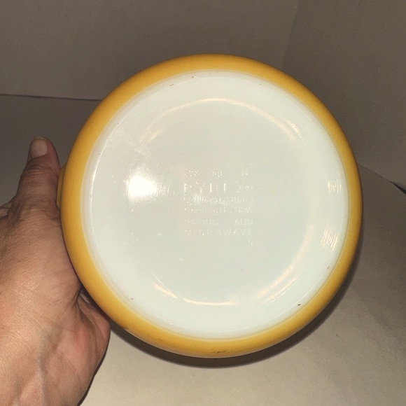 Pyrex Gold Butterfly Pattern 1 Qt. casserole - Picture 6 of 6